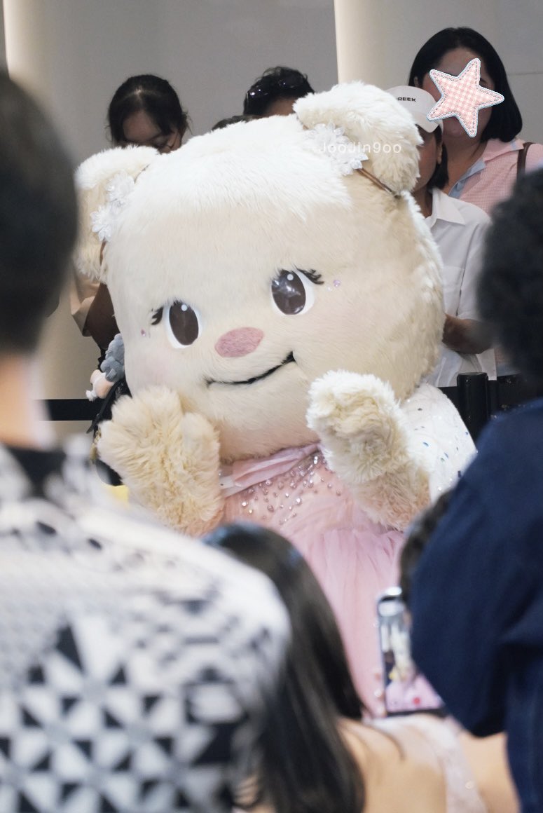 joojin9oo's tweet photo. อั้ยยยยยยย มีคนยิงความรักใส่ 🫣💘✨🪽

#biancabear 
#butterbear #ด้อมน้องเนย 
#joojin9ooluvbutterbear https://t.co/OTa3qOX0Md
