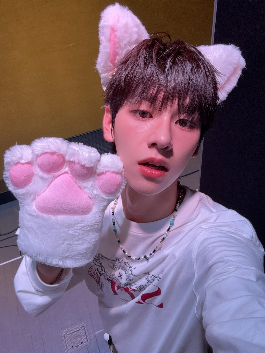 kdy_folder's tweet photo. 261011 #김동윤 위드팬

개냥이다~~ https://t.co/5vh8jpbTs3