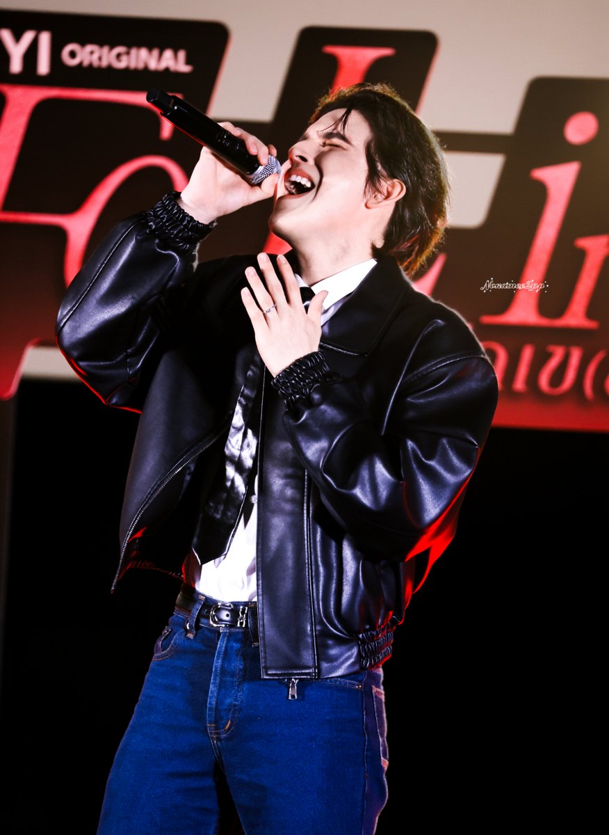 Nonamee2pp's tweet photo. แช๊ะรูปคุณแบงค์กี้มาฝากค้าบ🥰✨

#ISBANKY @Bank_mondop 
#Nonamee2pp https://t.co/XMpG9I8mHN