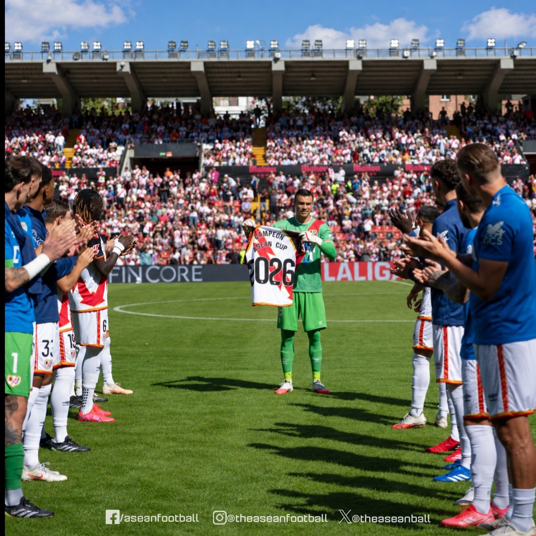 theaseanball's tweet photo. 🇮🇩 Indonesian goalkeeper Emil Audero received a special tribute and a guard of honour from his Rayo Vallecano teammates ahead of their LaLiga clash against Athletic Bilbao, celebrating his FIFA ASEAN Cup 2026 triumph with Indonesia. https://t.co/y8FSmrtuql