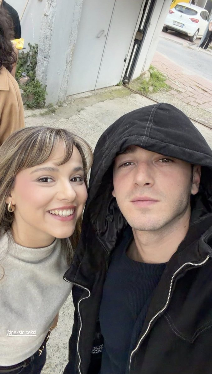 muratogucoglu19's tweet photo. #AltıÜstüİstanbul setinden #SadLin 😍

İpek Akkaya ve Kaan Akkaya https://t.co/jQ7qGgN7VF