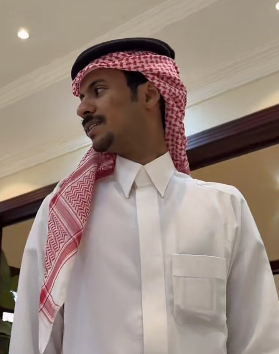 7ijjwl's tweet photo. وش الي جالسه اشوفه انا بالضبط؟
#دحام_الضحيك https://t.co/HtMPIm8re3
