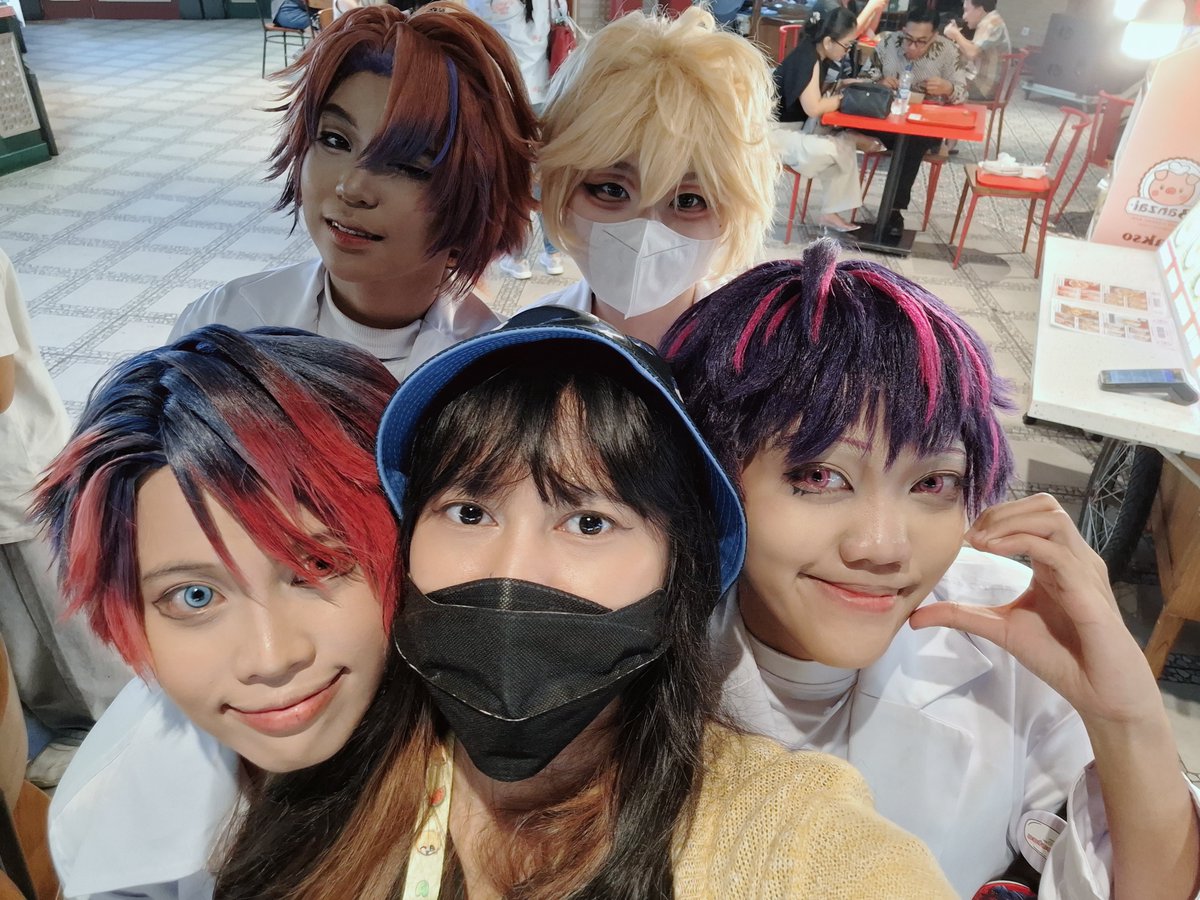 nanonycss's tweet photo. Otsuuu~~ @mokurooan @kaidoupng @berkasnoda @nwakyun
Akhirnya ketemu Kakak2 Versa ๐ฅฐ walaupun mines 1 @gepengmanalagi
Selamat istirahat~ ๐๐ค๐๐ฉทโค๏ธ
Happy 1st Anniv Versa~ #VO1CE #VERSA1STANNIVERSARY #VERSA1ST https://t.co/FyBkrdwWAg