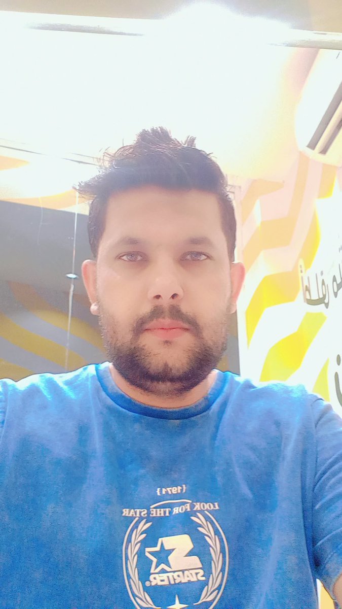 vir2zw's tweet photo. ظرف کی بات ہے کچھ لوگ پیسہ، طاقت اور اختیار اور ملنے پر جُھک جاتے ہیں اور کچھ لوگ دوسروں کو جُھکانے میں لگ جاتے ہیں https://t.co/q9b0G8hxz4