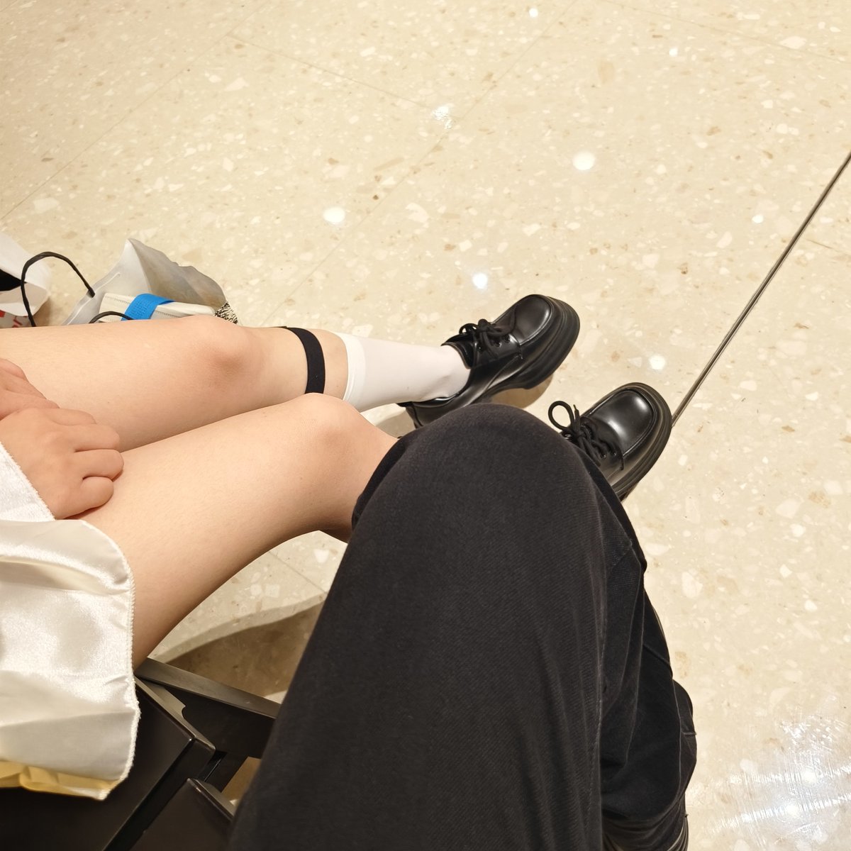 banlizic's tweet photo. 其实出男角色的次数远远多于女角色🥺很喜欢制服因为垫肩之后穿很板正！p3朋友在我旁边更是宛若正太😋 https://t.co/dNYvFdAdGw