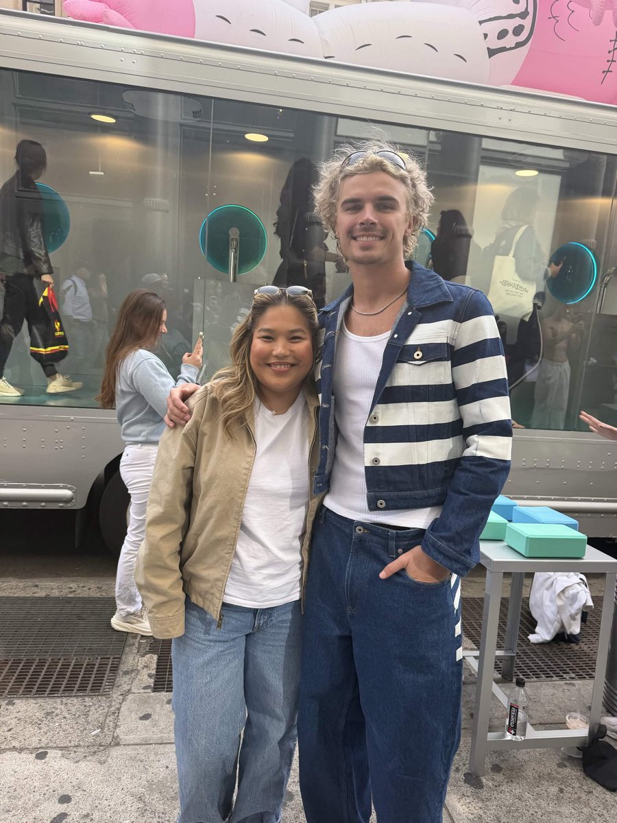 rach_6977's tweet photo. Nic with some supporters today at the Jean Paul Gaultier popup!! 
#NicVansxJPG https://t.co/zQ9BUwEisj