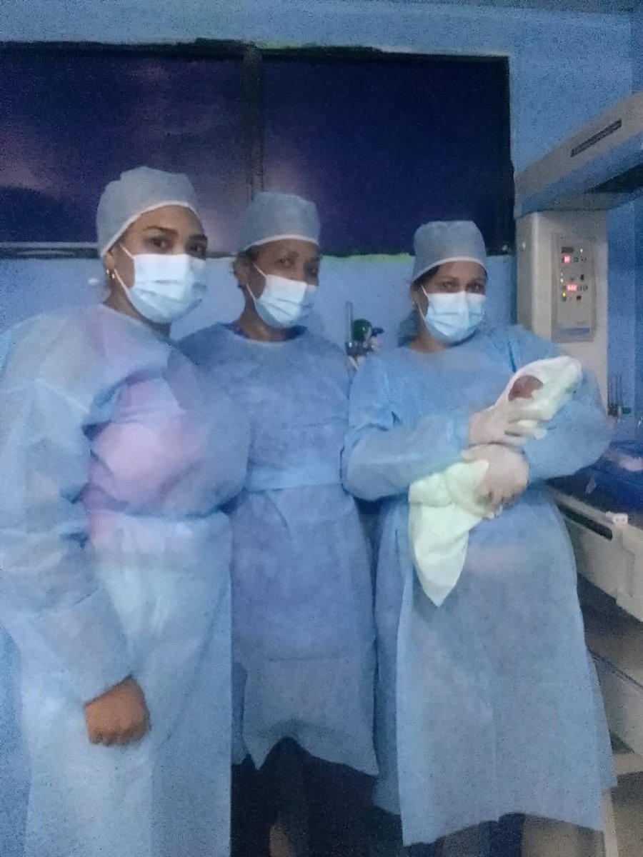 cubacooperaven's tweet photo. 👶✨ ¡Ganando batallas por la vida en lo más intrincado del Edo. Bolívar!

La Brigada "Brisas del Cuyuní" celebra hoy un nuevo nacimiento gracias a la entrega total de la Dra. Daylenis Peña, Lic. Idorka Dominique y Lic. Yumila Feria. ¡Amor que trasciende fronteras! 🇨🇺🤝🇻🇪 https://t.co/gC7IROTlGz