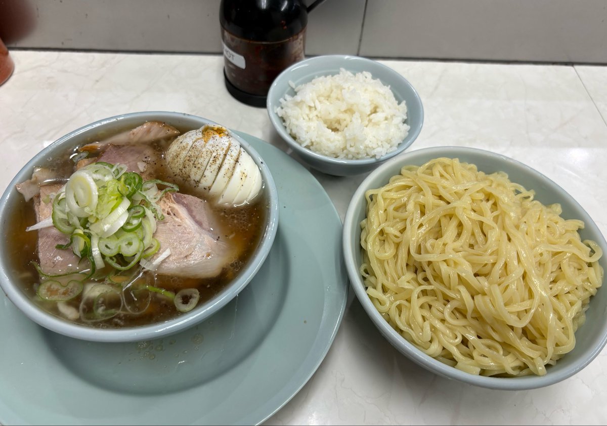 iwamoto_'s tweet photo. 柏木　フルスタ

負け犬トナメ
すぐに早飛びでした🥲

ノーリミテキサス
いまいちで
ATでKQに負けて
飛びでした🥲

リング　ディーラーズチョイス
アーチ選んで
チップが増えました😊
チップ量1位でした🥇

朝に朝マック🍔
お昼は牛丼🐮
夜はくまちゃんラーメンのつけ麺🍜
美味しかったです

おわり https://t.co/vtTSQuMmYS
