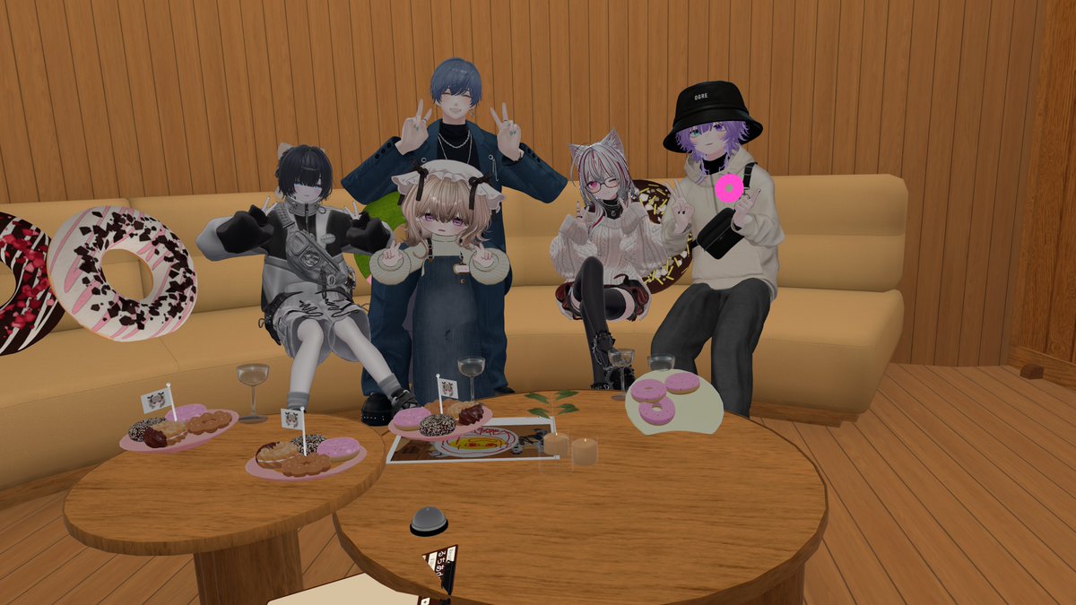 Kirk15407770's tweet photo. るーえつぁいとにいってきたよ！
ずっとしゃべってて面白かったしひとりずつでオリジナルカクテルもあってよかった！
#るーえつぁいと https://t.co/prmtBoH3SW