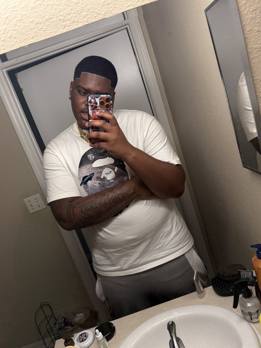 userlovesebonys's tweet photo. Head rising or grand rising wtv ☀️ #orlando #mutals #florida https://t.co/EbWjOXbcJG