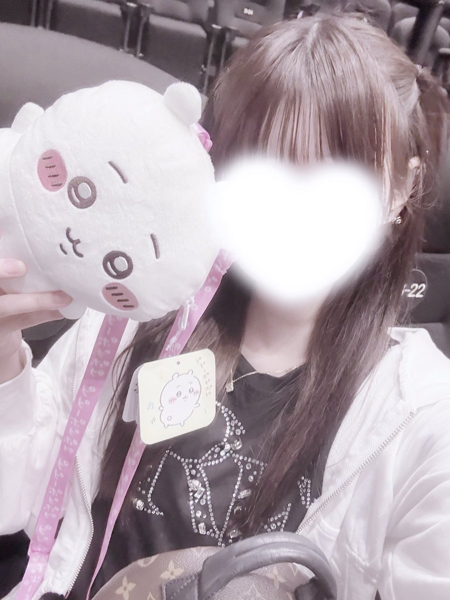 xx_melooo's tweet photo. ちゃんとちいかわおたくなので映画も行った(何か月か前) https://t.co/KTAbFCoEOA