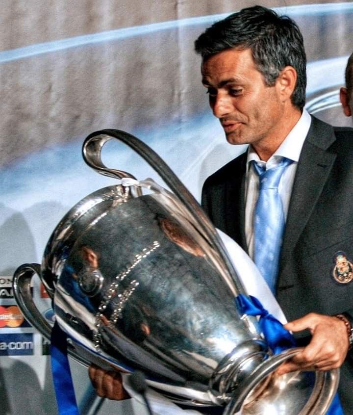 iluvmourinho_'s tweet photo. holding the trophies like they’re his babies awwwh https://t.co/2Akv5pLUId