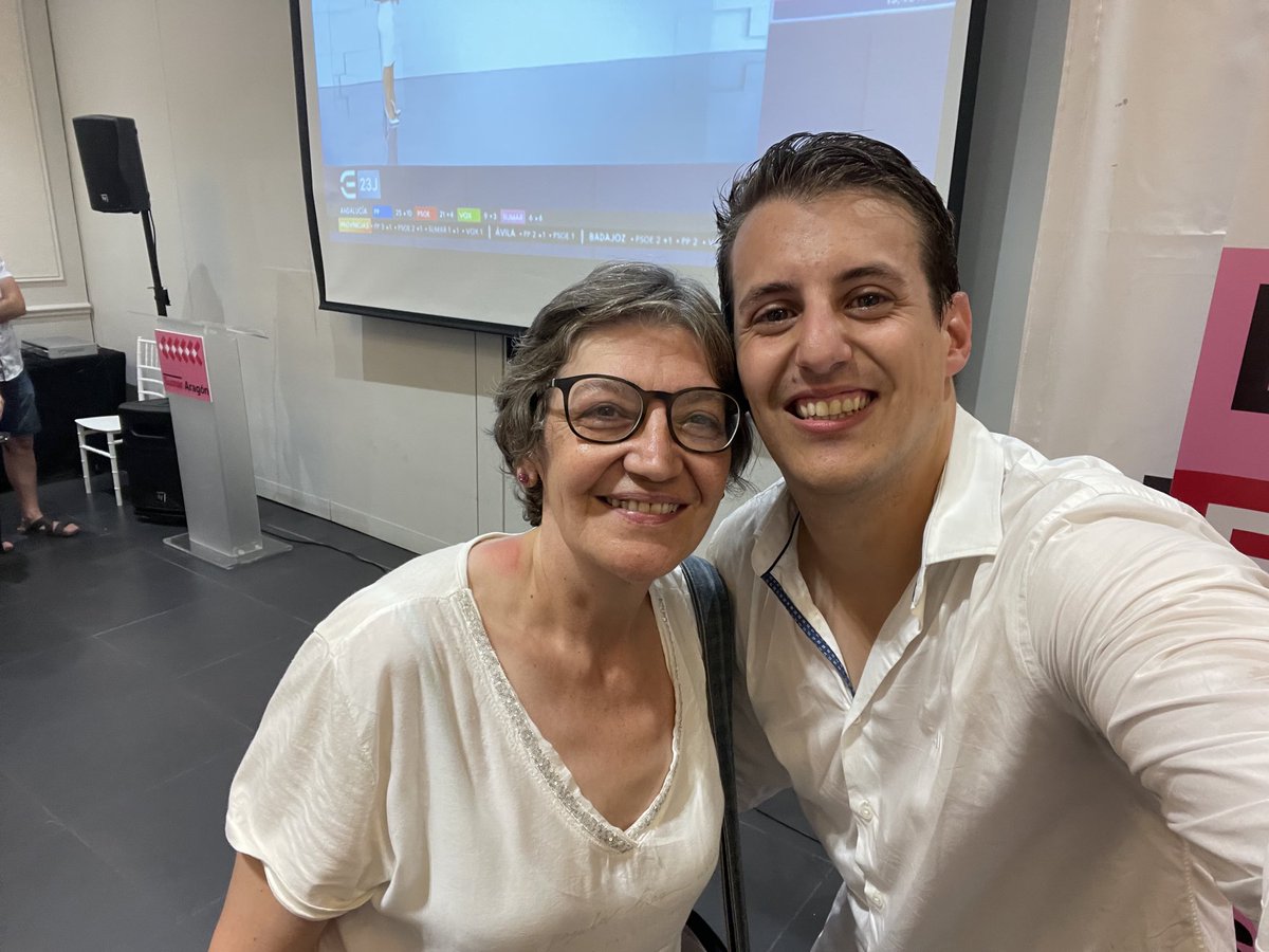 palao_pilar's tweet photo. Recuerdas aquella noche @jorge_pueyo95? ahora te necesito yo a ti, me queda poco de vida y tengo dos maravillosos perros que necesitan adopción. Ese 2023 vivía mi marido, ahora estoy sola. Por favor comparte y ayúdame. Y de paso cuida de nuestra tierra. https://t.co/GscvFoM39Y