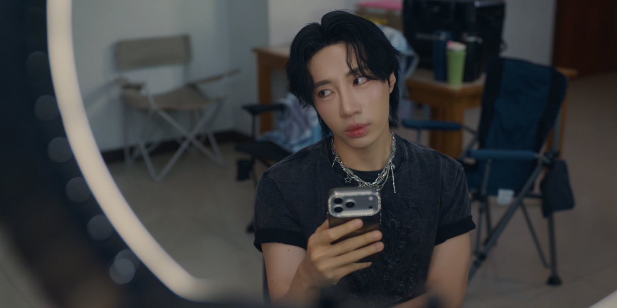 MrFanboySeries's tweet photo. นั่นไง !!! หรือที่คลิปในกองชอบหลุดออกไปจะมีคนแถวนี้ปล่อยไปน้า 🤔

MR FANBOY CHAPTER 7
#MrFanboyEP7 https://t.co/fxnFSR3Znr