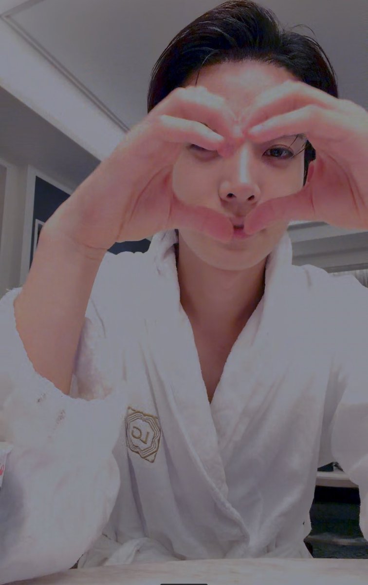 ikeuseung's tweet photo. grabeng live to, lahat kami nabaliw at nagcrave ng ramen 😭

you did well today, heeseung! i'm happy to hear you had fun today 🫳🏻 https://t.co/vDcLjkvmgc