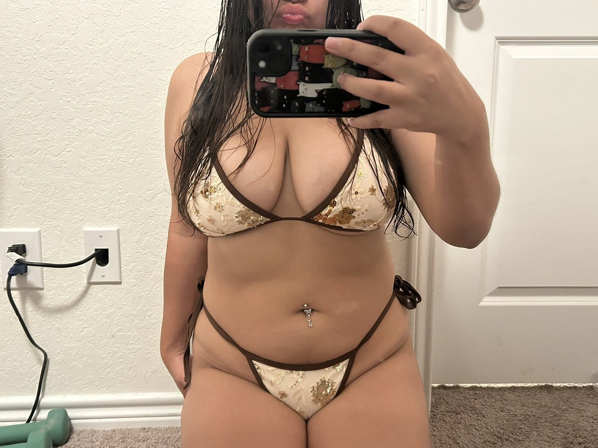 DaisyLatina0's tweet photo. Come take advantage of me papi 😁😈#DTF #dickrating #solosex #sneakylinks #teen #freak #buyingcontent #available #nsfwtwt https://t.co/h5890VjqLg