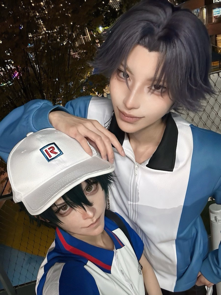 hisameyasan's tweet photo. 本物サイズ!!
151cmリョーマと175cm跡部様🎾 https://t.co/UknxtVscwe