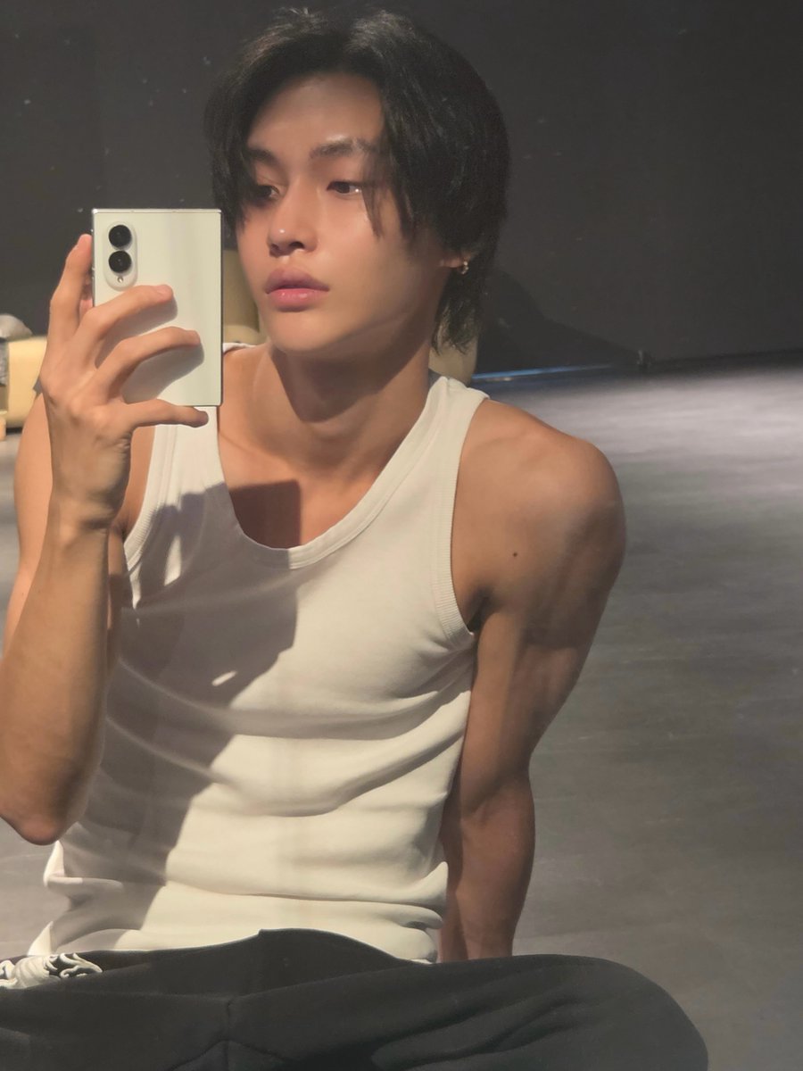 riize_archives's tweet photo. 261010 #WONBIN riize_official instagram https://t.co/87bboak5Mb