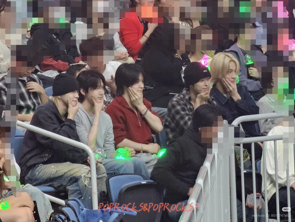 ANES2ENA's tweet photo. 261010 JX Concert

#KEYVITUP #키빗업 

Cr. rednote id:8010747462 https://t.co/qPUIPkbb5g