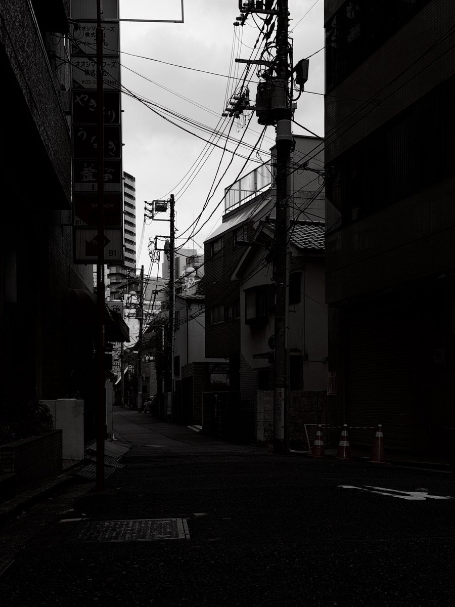 yosukeuehara's tweet photo. @MotoyasuYamada 北新宿良いところですよね！
わたしの地元西新宿も少し裏に入るとこんな感じで良いところです😊 https://t.co/tZ1ltL2NJh