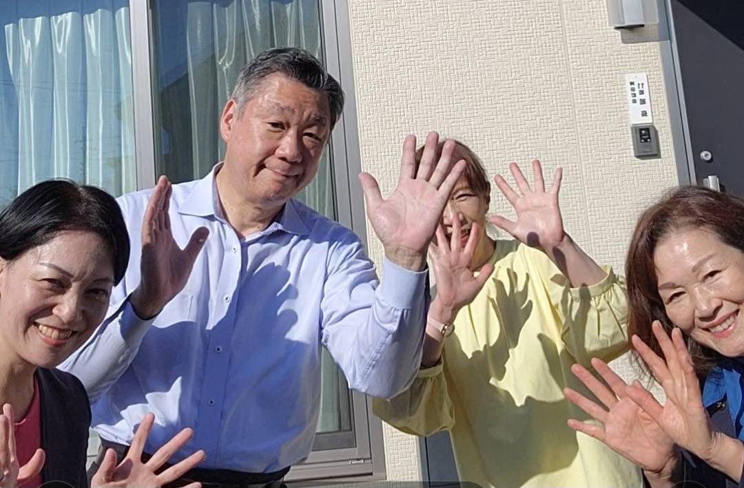 haruhiko1027's tweet photo. 清々しい秋晴れの元松本市議会公明党の街頭演説を行いました。 https://t.co/QWw1rv1E2L