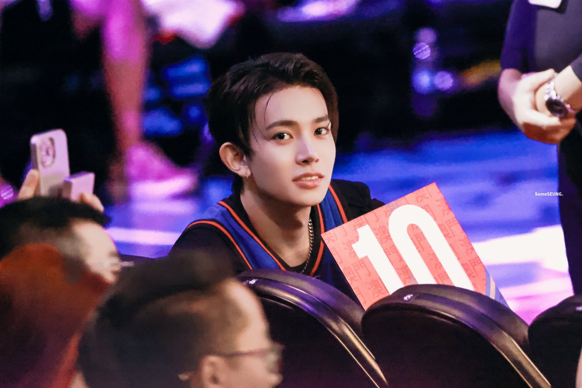 LikeSomeSEUNG_'s tweet photo. 261010 NBA Fan Day
#EVAN #에반
#희승 #HEESEUNG #ヒスン https://t.co/UlrEyRrMr6