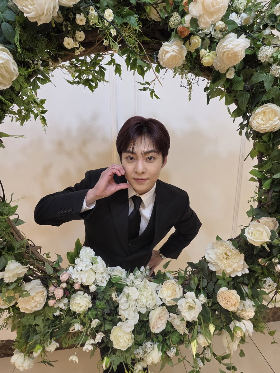 Ace_BBH's tweet photo. 261010 #XIUMIN 💌
MINSEOK PICTURE FROM YESTERDAYYY MY LOVE MY CUTIEEE 🥹🤍

📸
"I took this yesterday for sunbae-nim, do you like it?" https://t.co/kI3Qw1fqS1
