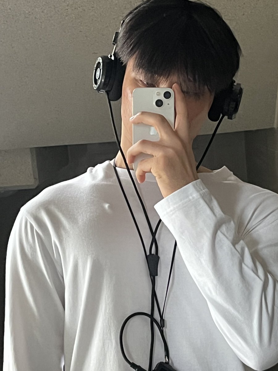 im_longhail's tweet photo. 머리자르고난 사진이 없네 https://t.co/mbR2jv3KsY