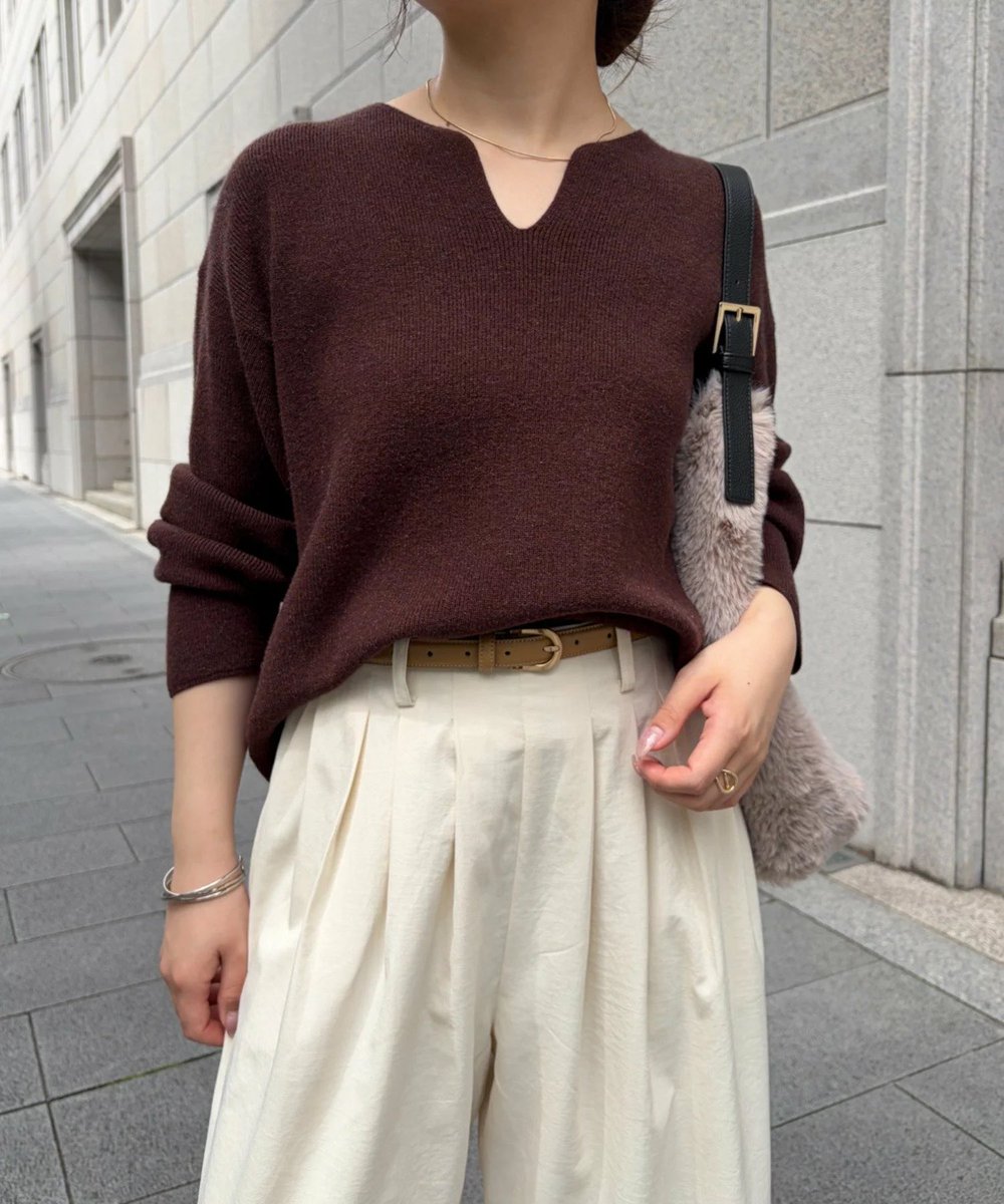 ggojena's tweet photo. Rakuten fashion

《今リアルに売れている、人気アイテムはこれ！》

【カタアゼ編みVネックニット】
首元のVネックデザインがすっきり見えの秘訣！
絶妙な厚さの生地なので、今の時期からすぐ着れます◎

今日なら10%OFF✨

https://t.co/d9jNLOGXII

#pr https://t.co/77TTCDyNlU