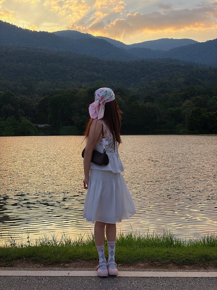 FreenBecky_5_8's tweet photo. “🖼️💖🧁so puffy 🩵🍬🌈🌥️”
( Freen IG Post )
#puffshoesofficial
#srchafreen
#FreenBecky #ฟรีนเบค
#myeverydaypuff #puffflocollection https://t.co/Giqwf8erPd