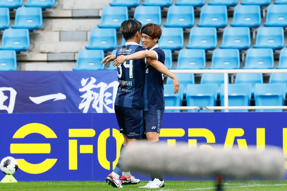 AvispaF's tweet photo. ◤𝐏𝐈𝐂𝐊 𝐔𝐏 𝐏𝐇𝐎𝐓𝐎📸◢

GOOOOALの瞬間をピックアップ😆👍
最後の最後まで熱い応援ありがとうございました🐝

🏆明治安田J1リーグ 第9節
#アビスパ福岡 2-1 #ファジアーノ岡山 https://t.co/tM3UgW3PVF