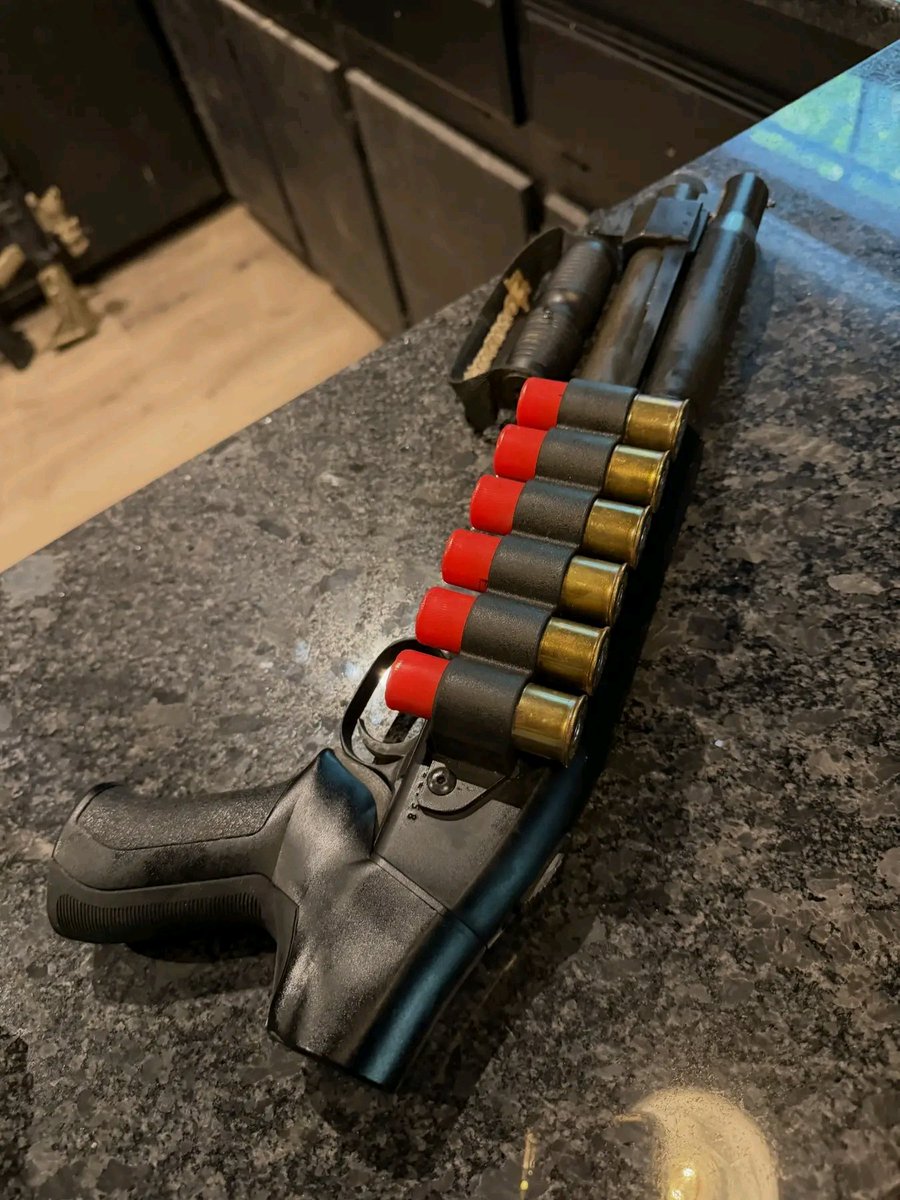 JulieRober45f's tweet photo. This is classified as an AOW (any other weapon) #12g #shotty #guns #2a #fypシ゚ https://t.co/JkXX3YMy0o
