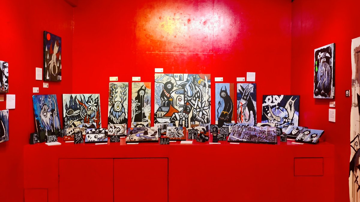 LAr_LArc's tweet photo. キョウグさん個展「 HOLYLAND 」

随分長く滞在させていただき、またたくさんお話しさせていただきました。

自分がいて、人がいて、暮らしがあって、絵があって。
根底に生活がある人はやはりかっこいいです。 https://t.co/IXjOMtlkR3