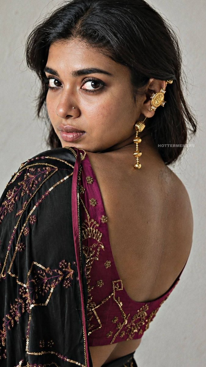karutha_kunju's tweet photo. Tamil Dusky B!tch Dushara 🥵💋🤤🥶
🧵 3/n https://t.co/ESXoDDtc3X