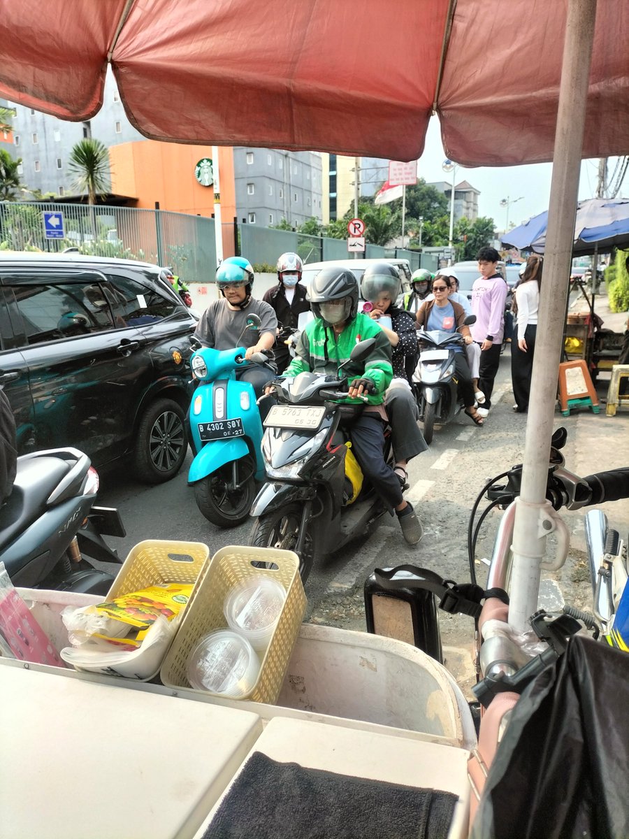 jaehyunjagoan's tweet photo. buat kalian mahasiswa binus atau yg ada di sekitaran palmerah — kemanggisan, bisa bngt mampir buat beli kopi jago aku.

📍: binus anggrek (sebrang family mart)
⏰ : 14.00 — 19.30
🙋🏻‍♀️ : https://t.co/qWeEQ8ZtPI
(klo mau beli diluar jam mangkal, nanti dianterin sampe rumah) https://t.co/0cOrFzVZ9c