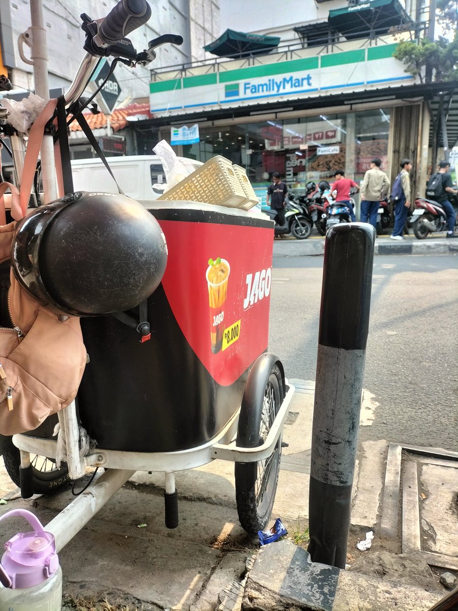 jaehyunjagoan's tweet photo. buat kalian mahasiswa binus atau yg ada di sekitaran palmerah — kemanggisan, bisa bngt mampir buat beli kopi jago aku.

📍: binus anggrek (sebrang family mart)
⏰ : 14.00 — 19.30
🙋🏻‍♀️ : https://t.co/qWeEQ8ZtPI
(klo mau beli diluar jam mangkal, nanti dianterin sampe rumah) https://t.co/0cOrFzVZ9c