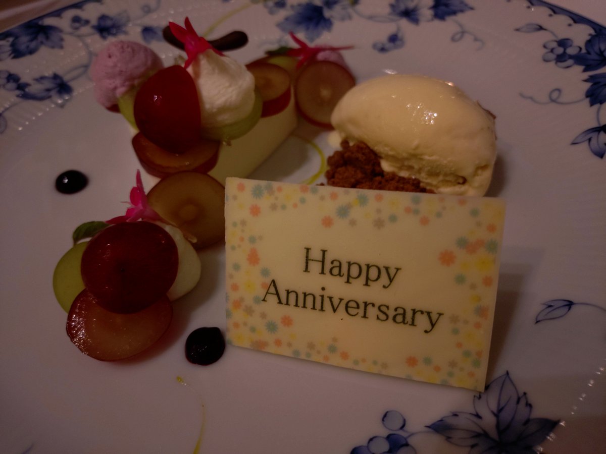 LUKE_N_TAKAMURA's tweet photo. 本日10月10日は篁家の結婚記念日🥂✨
おかげさまで16年✨
今年も気合いのディナーでお祝いしました😋 https://t.co/D4xgJrRgyK