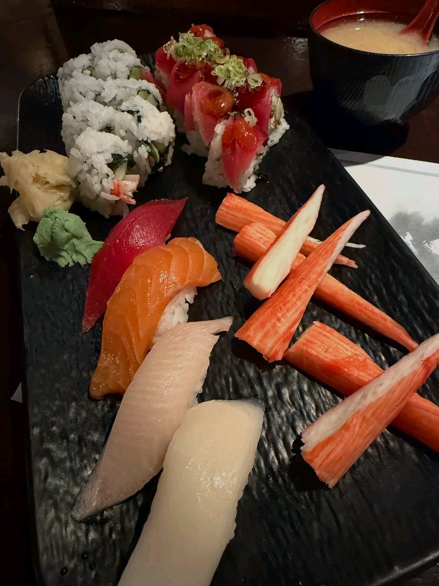 JulieRober45f's tweet photo. Best sushi in Georgia….. it’s my secret place 🤫 #sushi #foodie #fyp https://t.co/QPa5IZ0ODG