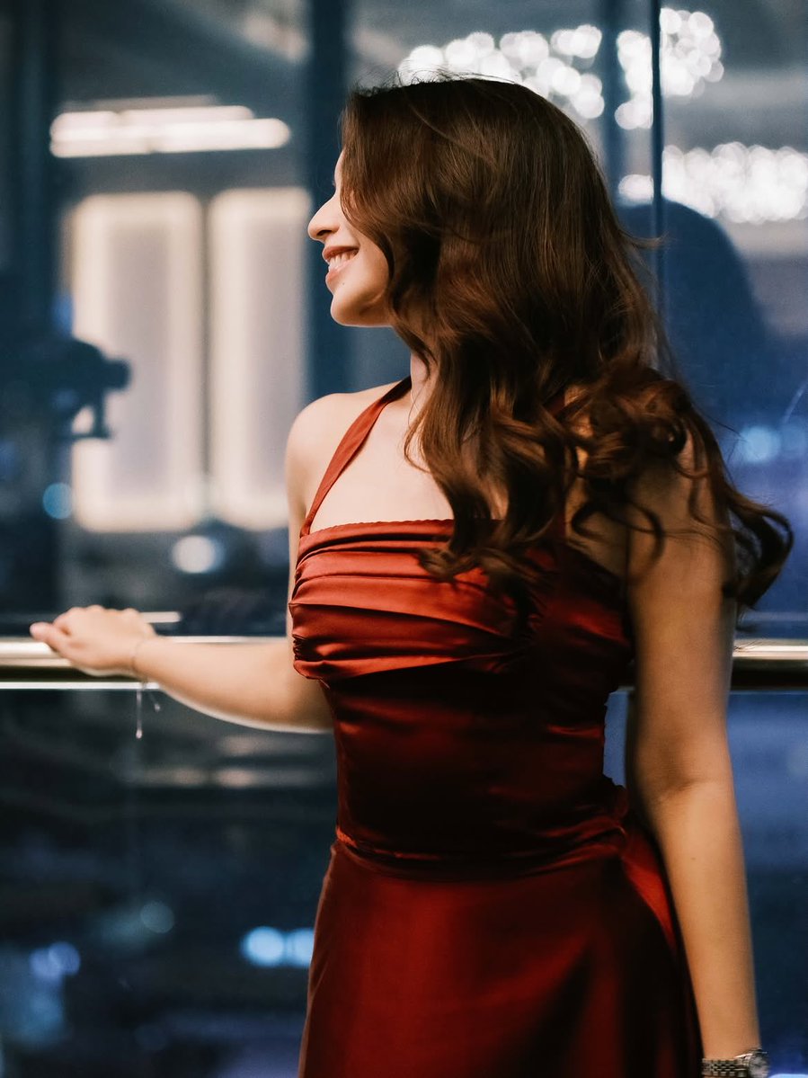GraciasFans_INA's tweet photo. ♥️🌹✨🥂💫 https://t.co/0mHmMIyvzK
