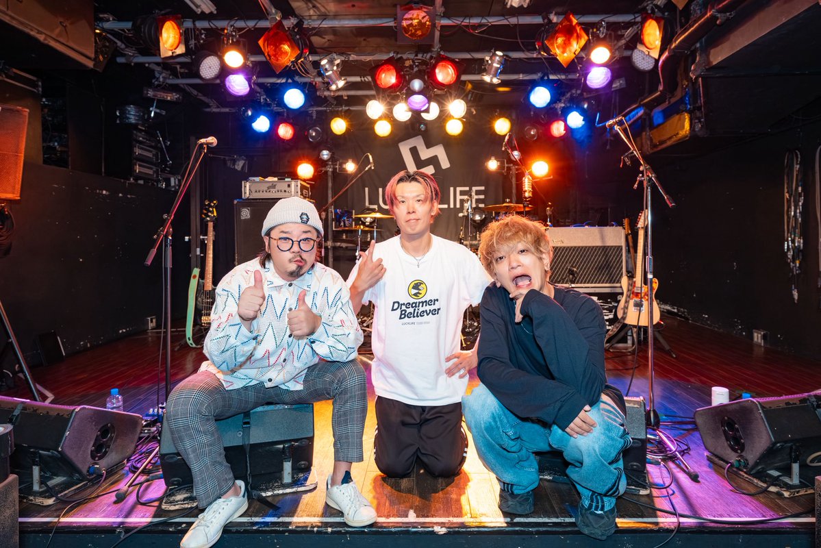 lucklife_info's tweet photo. ╭━━━━━━━━━━━━━━━━━╮
　　　#ラックライフ TOUR 2026
　　　　『#はなしのつづき』
╰━━━━━━━━━━━━━━━━━╯

📍10/10(土) 神奈川・横浜BAYSIS

ツアー初日、無事に終演しました！🎉

横浜BAYSISの皆様、関係スタッフの皆様、
そして会場に足を運んでくださった皆様、
本当にありがとうございました！！

皆様のおかげで、最高に熱い夜になりました🔥

ついに「はなしのつづき」が始まりました！

12月まで続くこのツアー、各地で皆様とどんな景色を見られるのか、今から楽しみです！

ここからさらに盛り上がっていきましょう！！🙌

photo by  @hilf_ntlo

next live ⏩
ラックライフ TOUR 2026
『はなしのつづき』
📍10/12(月) 千葉LOOK

各公演の詳細はこちら👇
🔗 https://t.co/FMWGqsbuK3

#LUCKLIFE #럭라이프
#ラックライフ