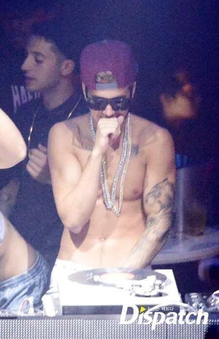 JDBieberDumps's tweet photo. Justin Bieber spotted at a Club in Seoul, South Korea 
(Oct 10, 2013) https://t.co/EqDdKGCw91