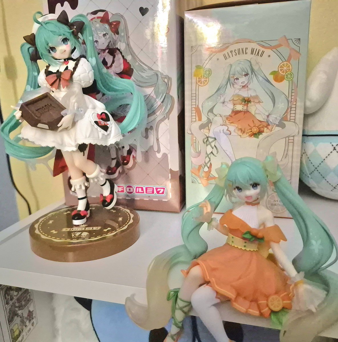 Luckylightmaybe's tweet photo. figures so pretty I've just been staring at them every day https://t.co/suYiaUMUxH
