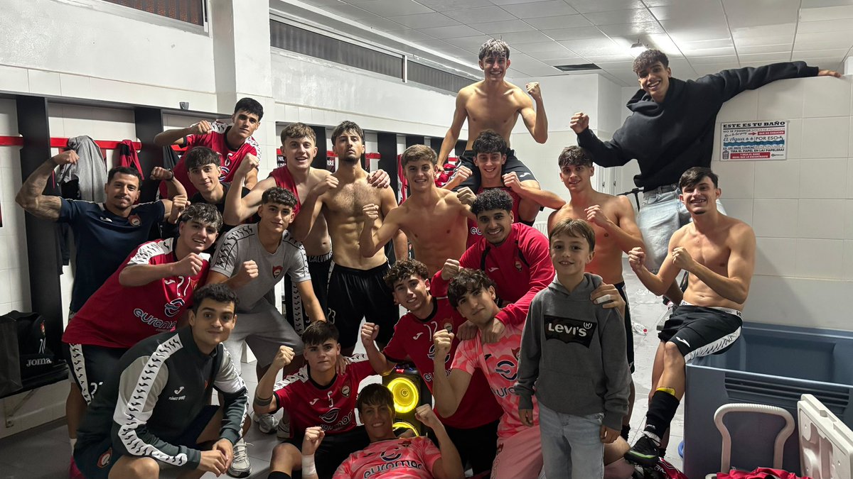 cdcieza_'s tweet photo. 🔴⚫️𝐕𝐈𝐂𝐓𝐎𝐑𝐈𝐀 𝐃𝐄𝐋 𝐉𝐔𝐕𝐄𝐍𝐈𝐋 𝐍𝐀𝐂𝐈𝐎𝐍𝐀𝐋🔴⚫️

El Juvenil Nacional consiguió una gran victoria por 3-1 ante el ADM Lorquí, sumando tres puntos importantes para seguir creciendo en la competición.

⚽️ Goleadores: Adam, Gonzalo y Mario Contreras. https://t.co/59zfhT9bo8