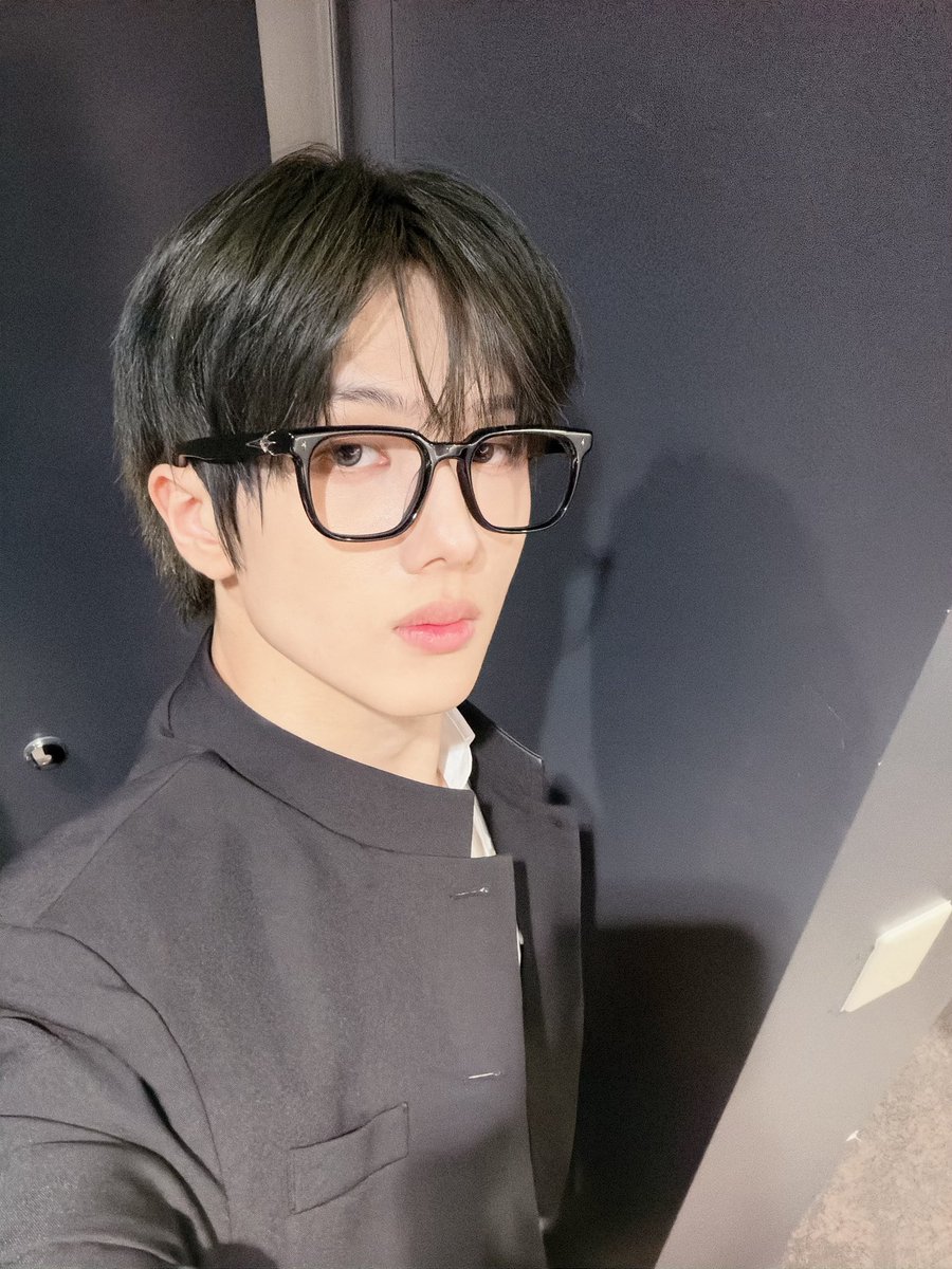 PhiJISUNG_TH's tweet photo. [261010] 🫧bubble | 10살 🐹 update (3)

คุณ #จีซอง มาบับเบิ้ล💭 #JISUNG #지성 #박지성

🐹 : รูปดูเหมือนกันมากเกินไปหรือเปล่านะ
🐹 : ชุดกักคุรันครั้งแรกเลย..รึเปล่านะ
🐹 : 5555555
🐹 : ความจำเริ่มเลือนลางสุด ๆ อะ 
🐹 : ให้ตายสิ ผมเนี่ย ทำไมถึงเป็นแบบนี้กันน้า 
🐹 : ที่จริงตอนนี้อารมณ์ดีมาก ๆ เลยล่ะครับ