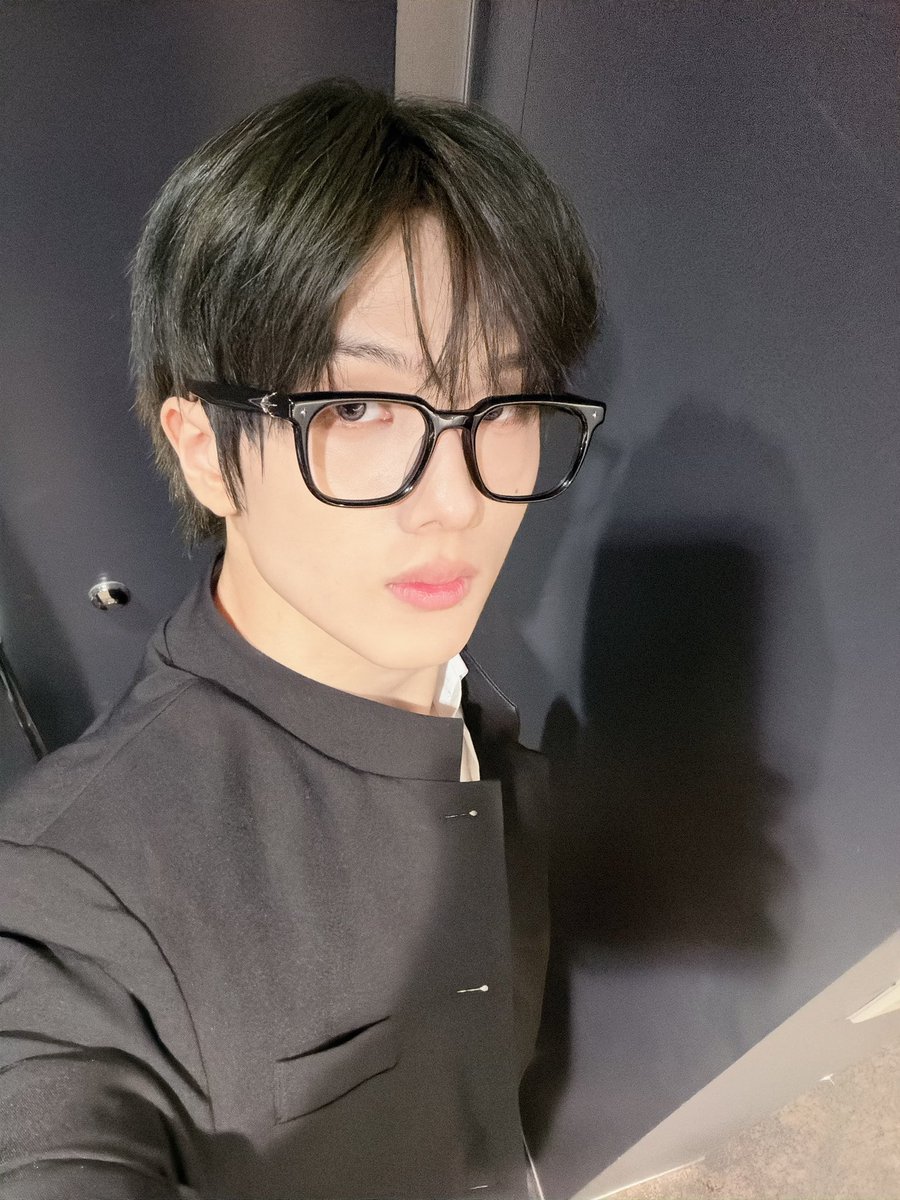PhiJISUNG_TH's tweet photo. [261010] 🫧bubble | 10살 🐹 update (3)

คุณ #จีซอง มาบับเบิ้ล💭 #JISUNG #지성 #박지성

🐹 : รูปดูเหมือนกันมากเกินไปหรือเปล่านะ
🐹 : ชุดกักคุรันครั้งแรกเลย..รึเปล่านะ
🐹 : 5555555
🐹 : ความจำเริ่มเลือนลางสุด ๆ อะ 
🐹 : ให้ตายสิ ผมเนี่ย ทำไมถึงเป็นแบบนี้กันน้า 
🐹 : ที่จริงตอนนี้อารมณ์ดีมาก ๆ เลยล่ะครับ