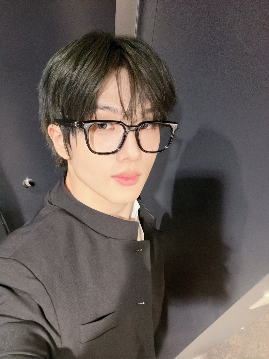 PhiJISUNG_TH's tweet photo. [261010] 🫧bubble | 10살 🐹 update (3)

คุณ #จีซอง มาบับเบิ้ล💭 #JISUNG #지성 #박지성

🐹 : รูปดูเหมือนกันมากเกินไปหรือเปล่านะ
🐹 : ชุดกักคุรันครั้งแรกเลย..รึเปล่านะ
🐹 : 5555555
🐹 : ความจำเริ่มเลือนลางสุด ๆ อะ 
🐹 : ให้ตายสิ ผมเนี่ย ทำไมถึงเป็นแบบนี้กันน้า 
🐹 : ที่จริงตอนนี้อารมณ์ดีมาก ๆ เลยล่ะครับ