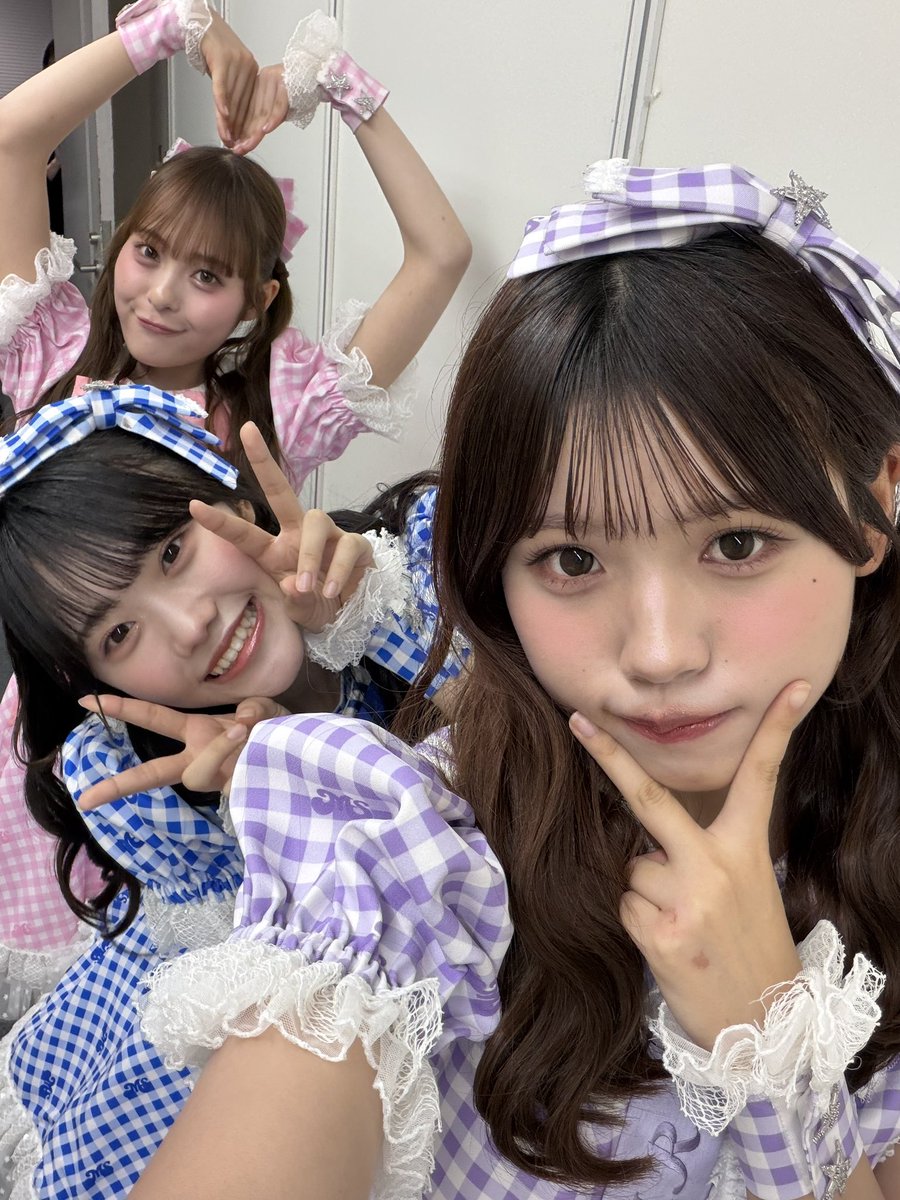 MORE_STAR_'s tweet photo. 【スキマ自撮り集】📸

今日もたくさん笑いました🌟

※ 一部、見方によっては恐怖を感じる顔の写り込みがございます。

🧡新井心菜💙遠藤まりん🩶中山こはく
🩷森田あみ💜萩田そら

#もあすた #MORESTAR https://t.co/lXhi9NGmza