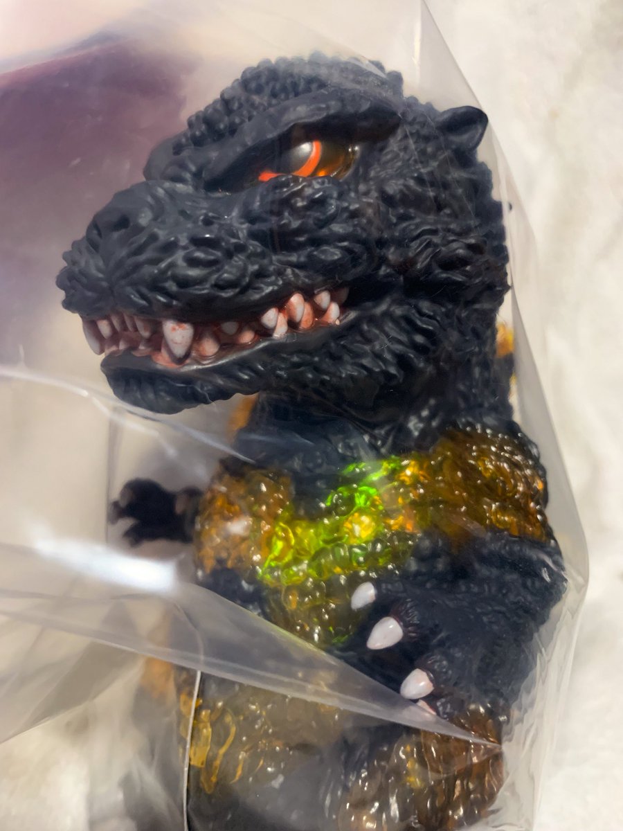 akihiro_caution's tweet photo. 昨日届いた「Devil Toys ゴジラ 1995 」
これデフォルメ具合が最高だし、バーニングのクリア部分もオーロラフィルムでとても綺麗。
今年買った物の中で満足度No. 1👍
#ゴジラ https://t.co/7yp4cZGnz0