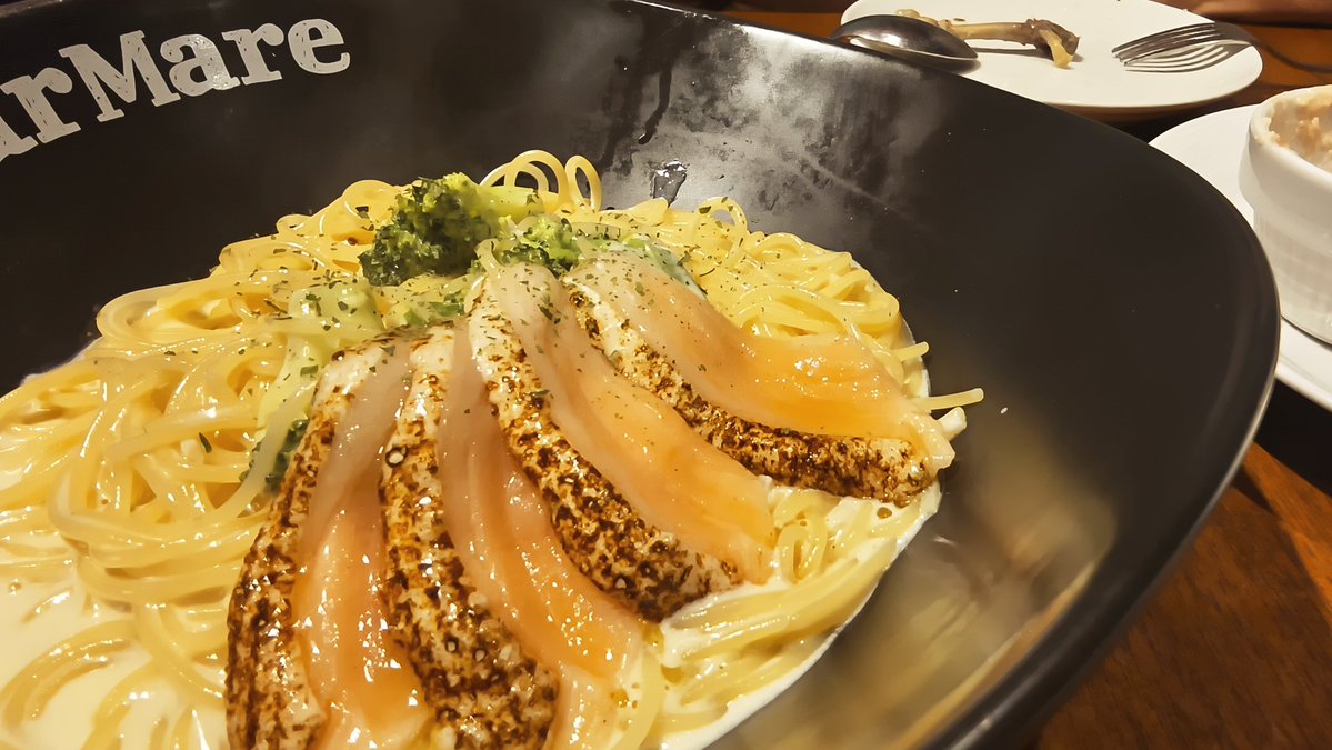 LinQing__2's tweet photo. おいしいもの食べに来たー https://t.co/zzIAooyowq