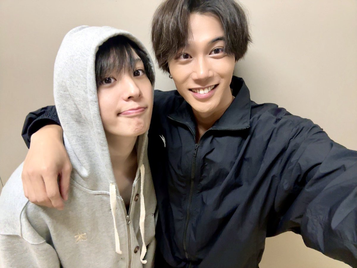 AKITO_SOLIDEMO's tweet photo. ミュージカル『新テニスの王子様』The Final Stage
本日もありがとうございました！🎾

明日のマチネも油断せずに行こう！！

ひかると！やっぱ落ち着くぜ🫰

#新テニミュ https://t.co/WOlfjuQsrm